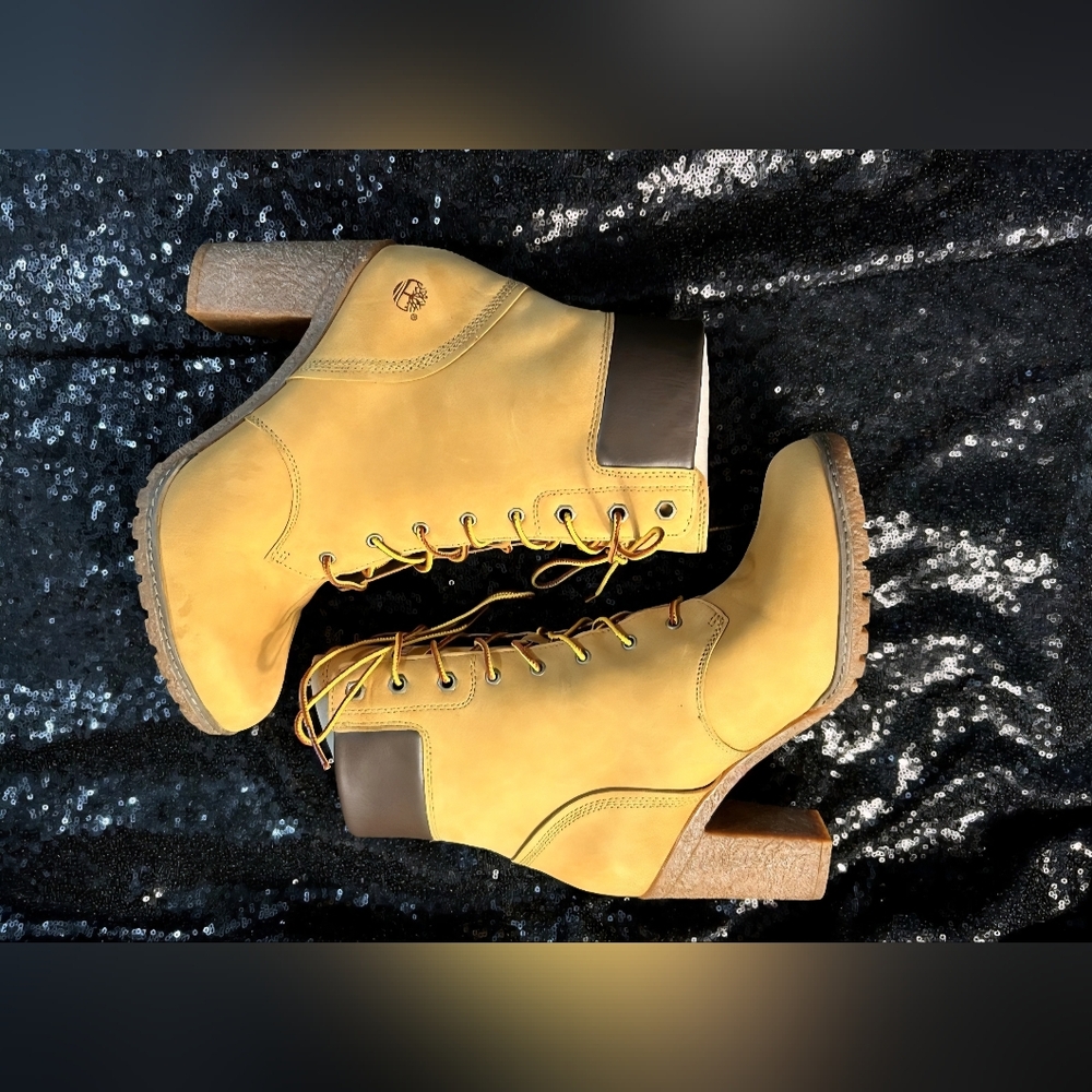 Womans Timberland Boots Size 9